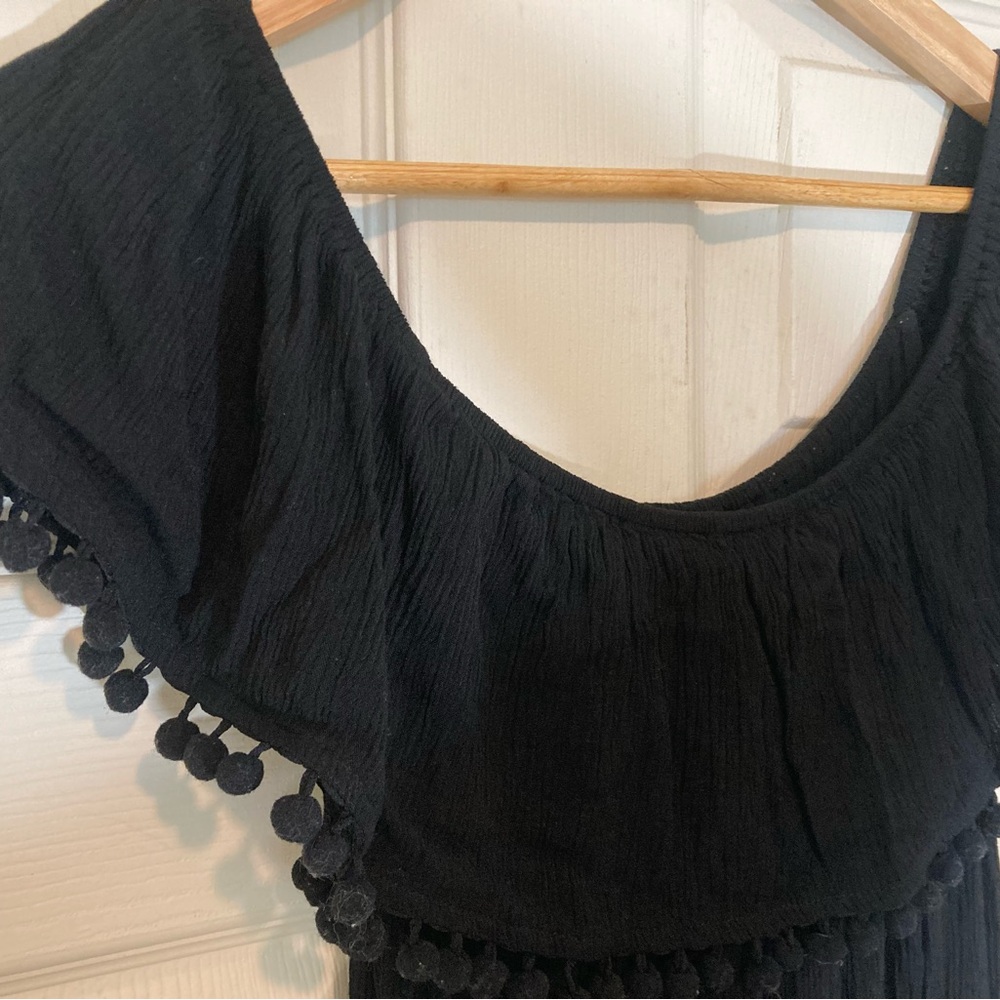 Elegant Black Off-Shoulder Romper, Forever 21, medium, excellent condition - Picture 2 of 4